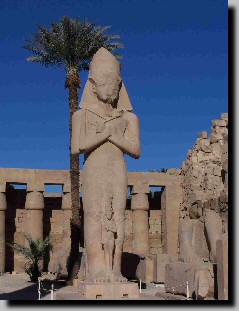 Statues colossales de Ramses II (deuxime pylone).